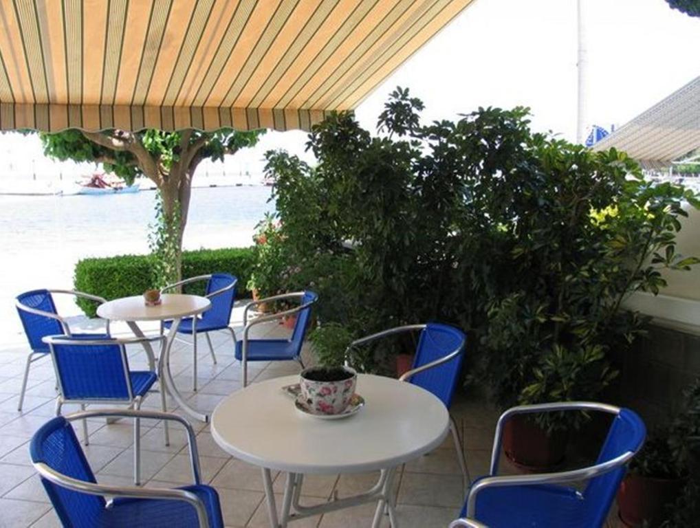 Apollon Hotel Tirósz Kültér fotó