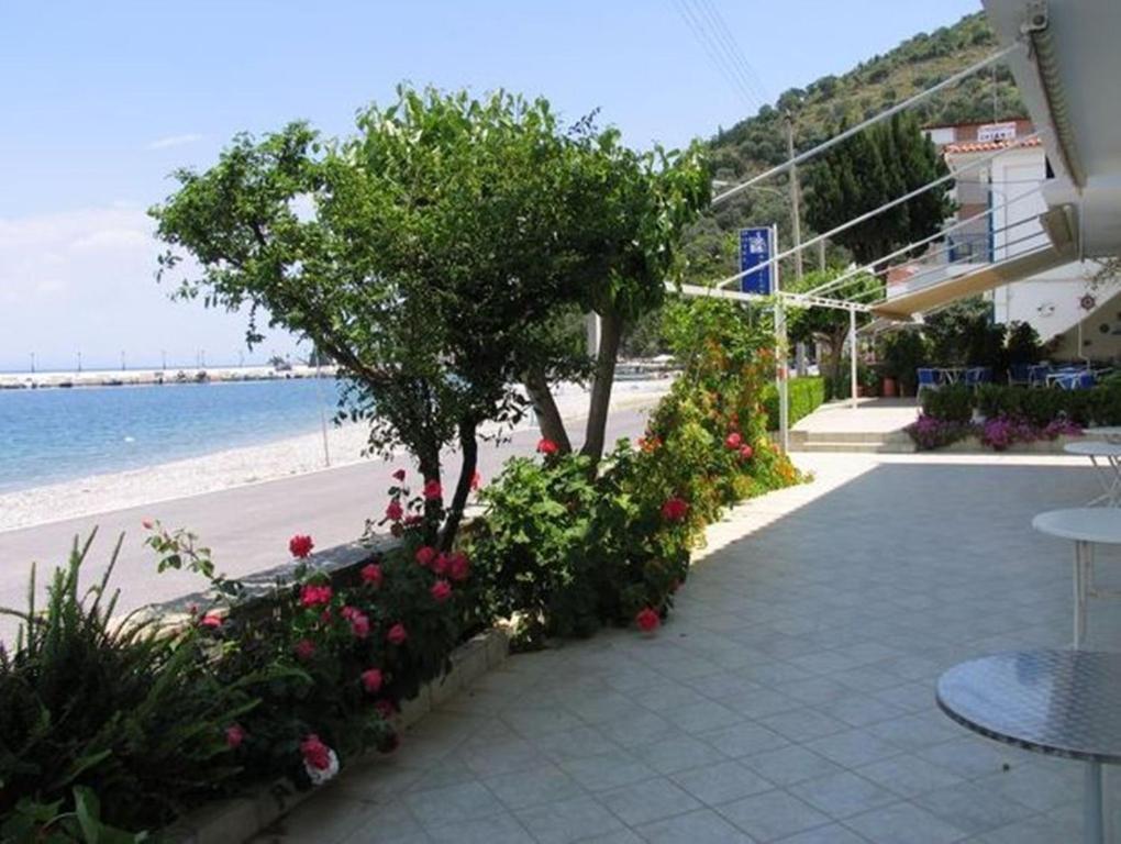 Apollon Hotel Tirósz Kültér fotó
